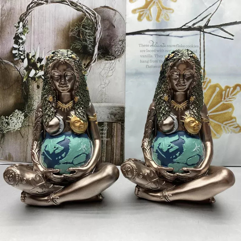 STATUE AV MODER JORD - Kosteppe