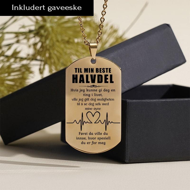 Når du er i nærheten, slår hjertet mitt raskere – Anheng gravert til en kjæreste - Kosteppe