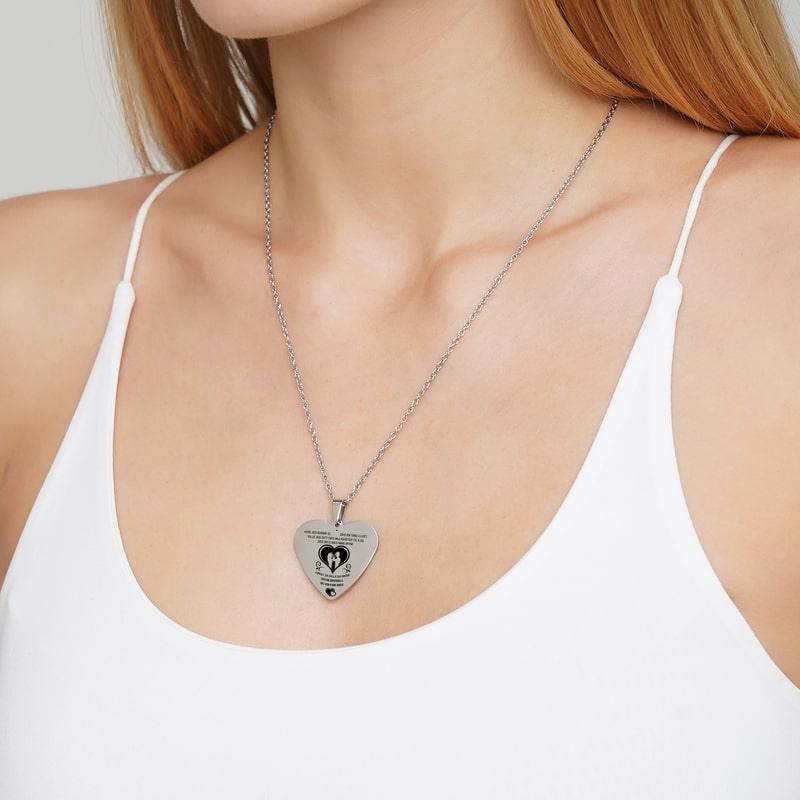 Mitt hjerte i dine hender – Hjerteanheng gravert til en kjæreste - Kosteppe