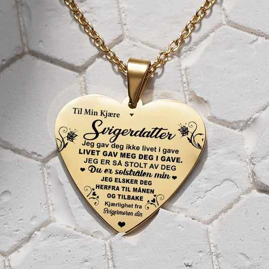 Jeg er stolt av deg – Hjerteanheng gravert fra svigermor til svigerdatter - Kosteppe